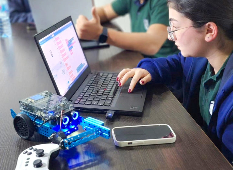 Programming.jpg__PID:8dbc2ec3-871b-415e-8d4d-17dea11785dd